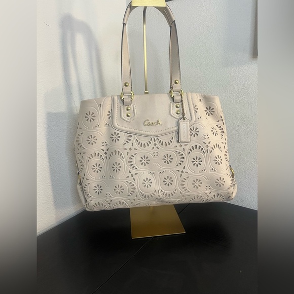 Coach Floral Eyelet style # F21883 - Picture 1 of 6